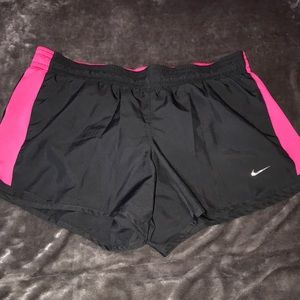 Nike Dri-Fit Sz M running shorts Black/Pink